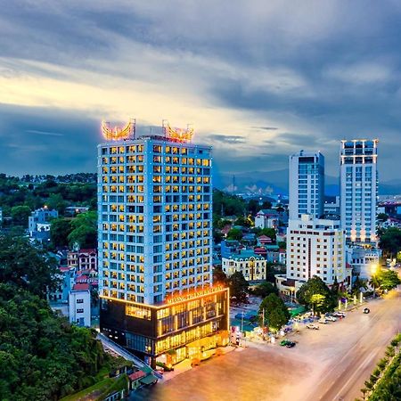 เมืองทัญ แกนด์ บายจัย Hotel ฮาลอง ภายนอก รูปภาพ