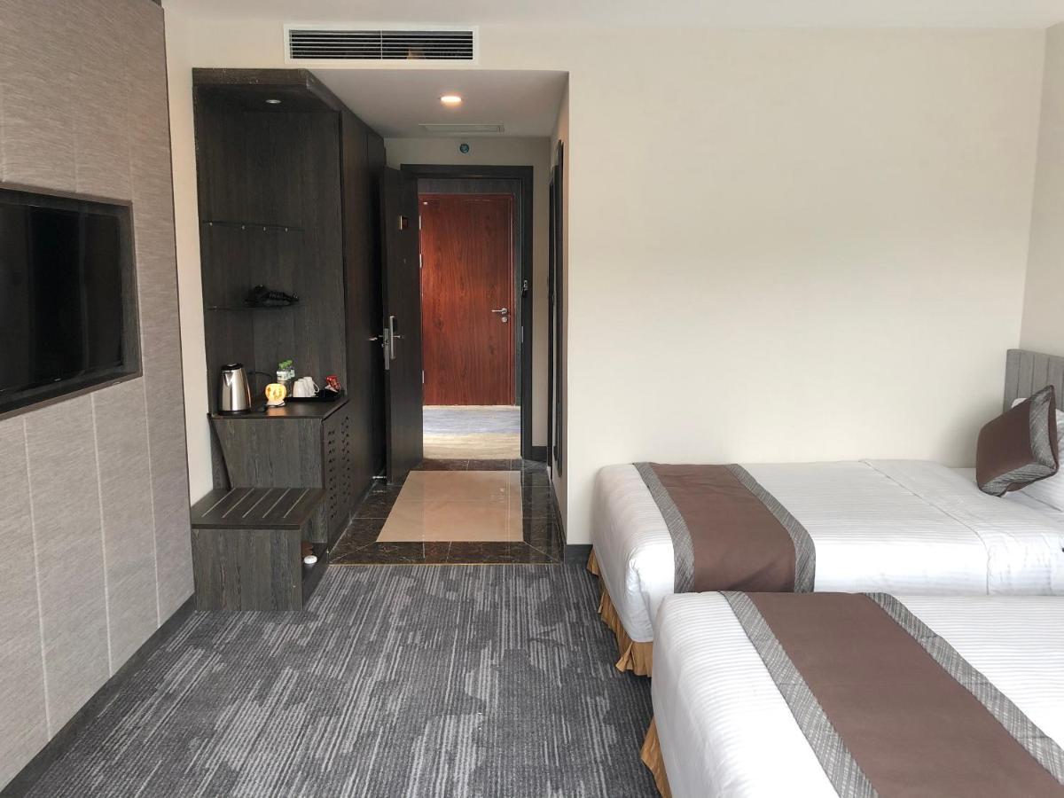 เมืองทัญ แกนด์ บายจัย Hotel ฮาลอง ภายนอก รูปภาพ