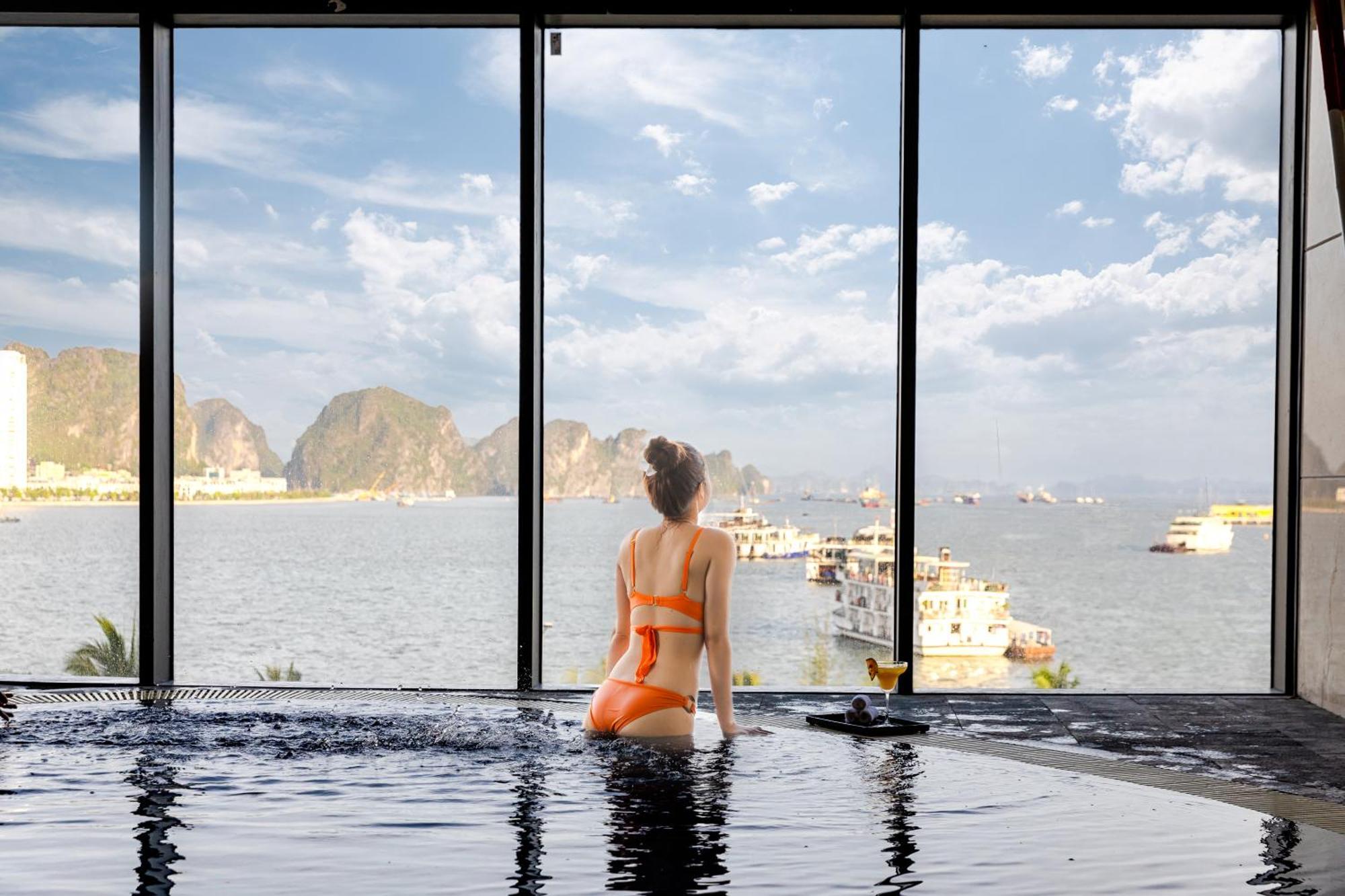 เมืองทัญ แกนด์ บายจัย Hotel ฮาลอง ภายนอก รูปภาพ