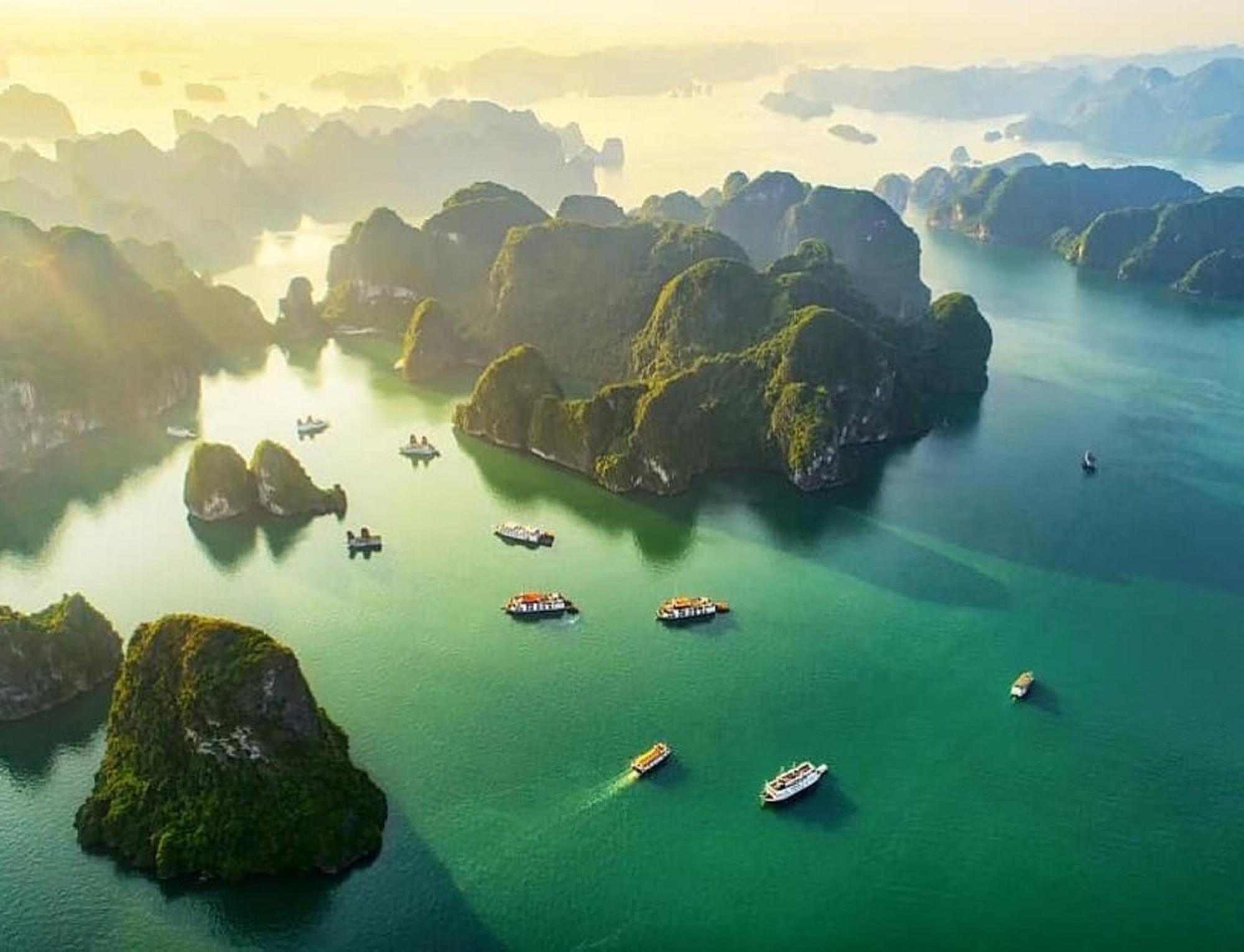 เมืองทัญ แกนด์ บายจัย Hotel ฮาลอง ภายนอก รูปภาพ